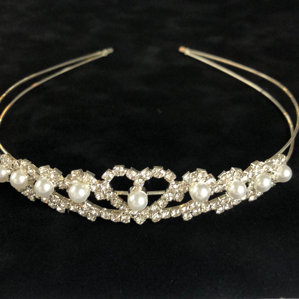 Bridal Headband w pearls and heart shape